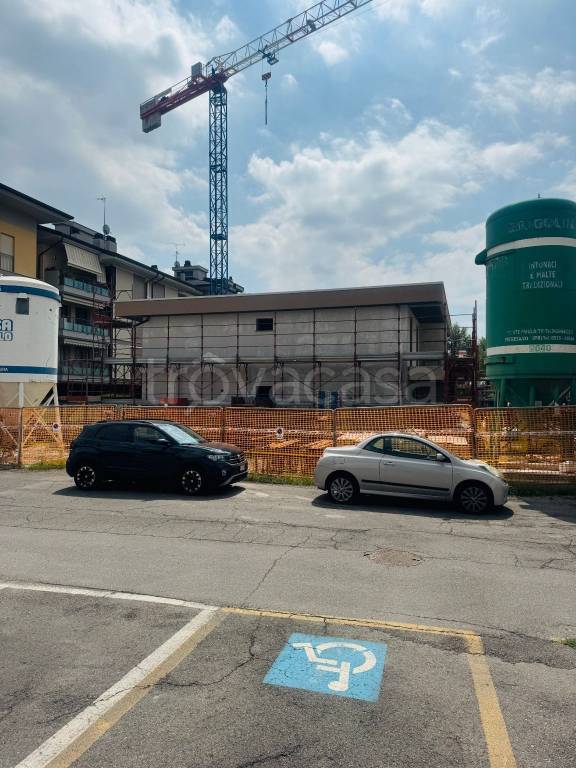 casa indipendente in vendita a Varedo in zona Valera