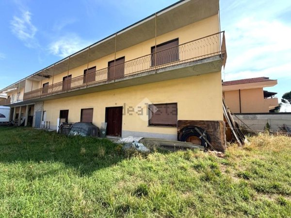 casale in vendita a Varedo