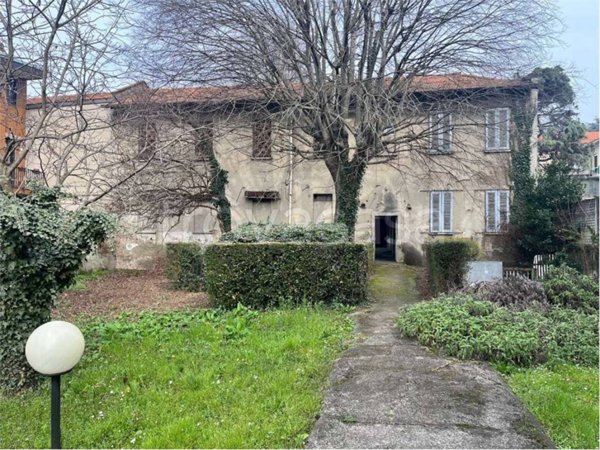 appartamento in vendita a Varedo in zona Valera