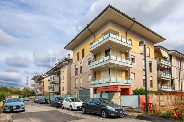 appartamento in vendita a Varedo in zona Valera