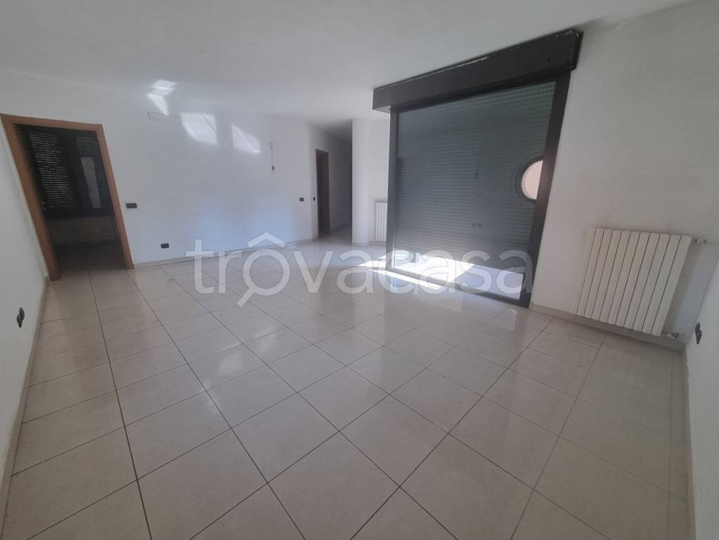 appartamento in vendita a Varedo in zona Valera
