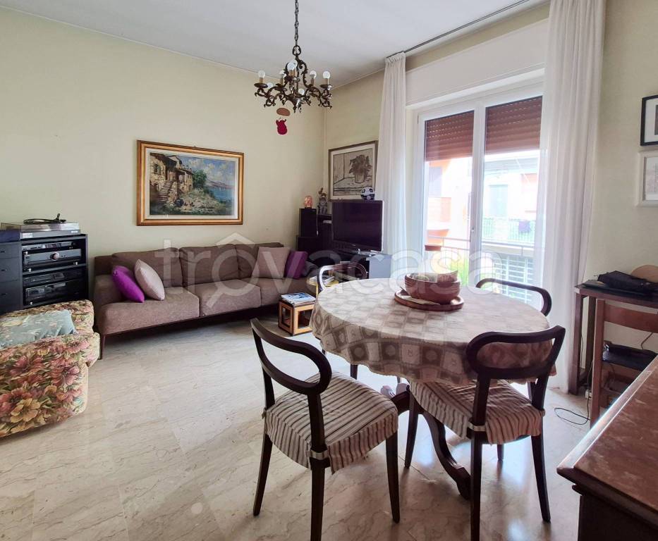 casa indipendente in vendita a Varedo in zona Valera