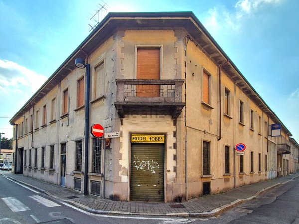 casa indipendente in vendita a Varedo in zona Valera