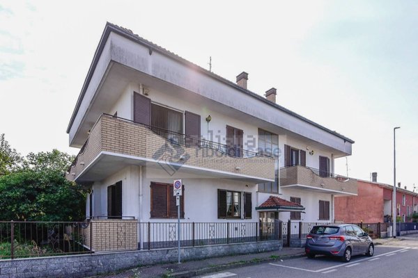 appartamento in vendita a Varedo in zona Valera