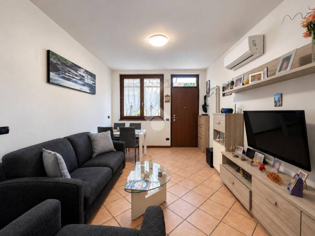 appartamento in vendita a Varedo
