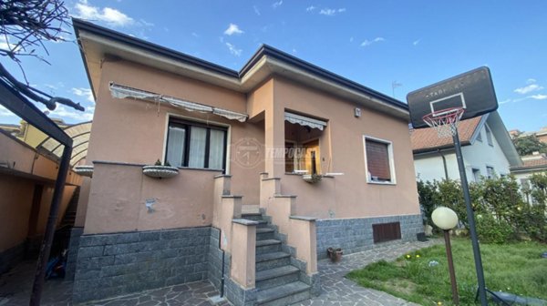 casa indipendente in vendita a Vedano al Lambro