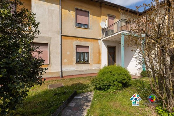 casa indipendente in vendita a Vedano al Lambro