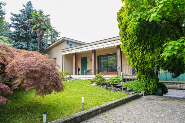 casa indipendente in vendita a Vedano al Lambro