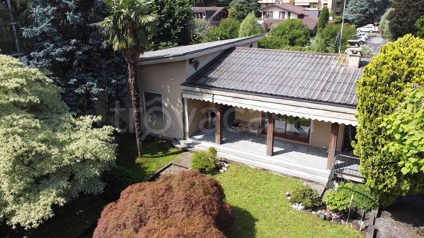 casa indipendente in vendita a Vedano al Lambro