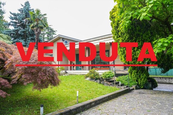 casa indipendente in vendita a Vedano al Lambro