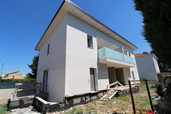casa indipendente in vendita a Vedano al Lambro