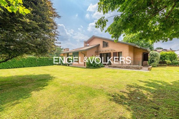 casa indipendente in vendita a Vedano al Lambro