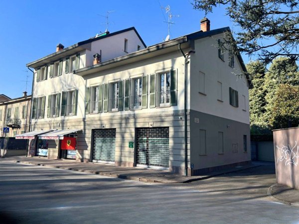 casa indipendente in vendita a Vedano al Lambro