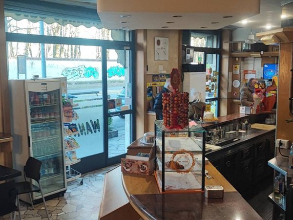 negozio in vendita a Vedano al Lambro