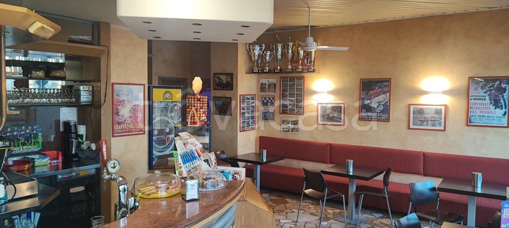 negozio in vendita a Vedano al Lambro