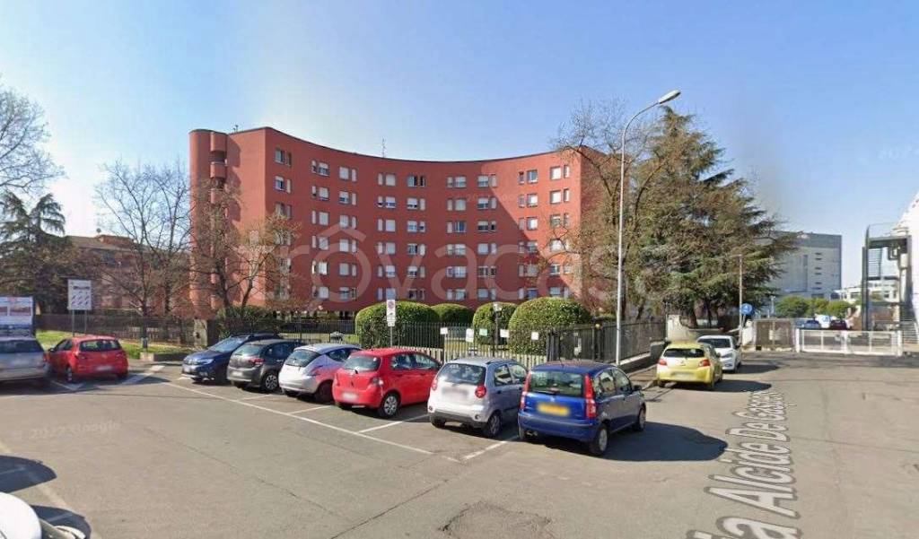 locale commerciale in vendita a Vedano al Lambro