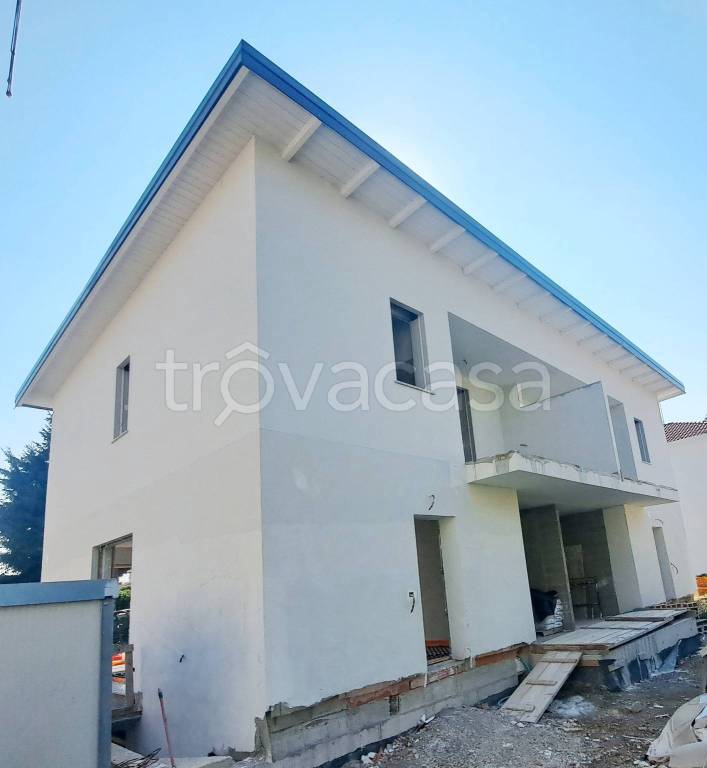 casa indipendente in vendita a Vedano al Lambro