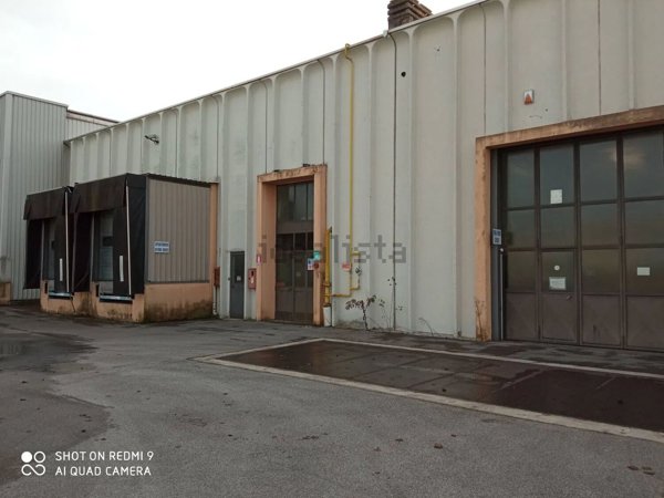 capannone in vendita a Vedano al Lambro