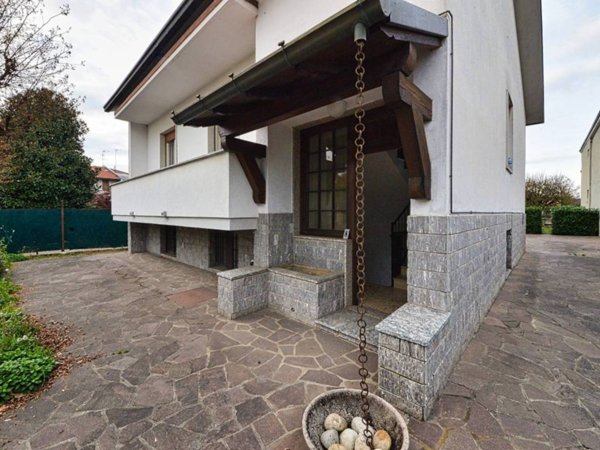 casa indipendente in vendita a Vedano al Lambro