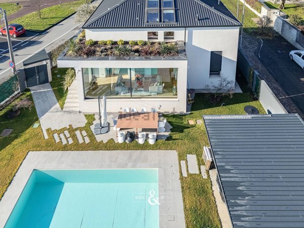 casa indipendente in vendita a Vedano al Lambro