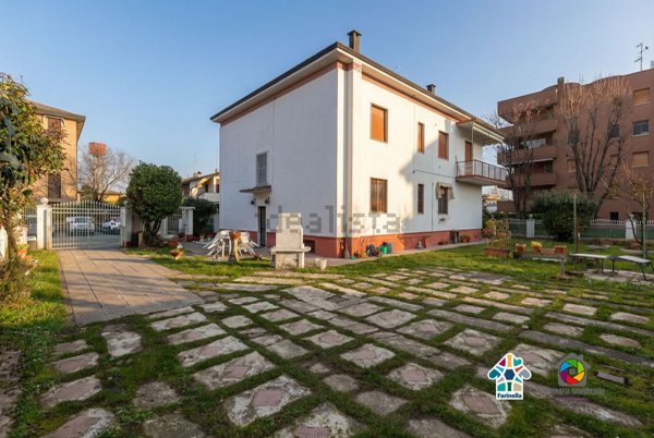 casa indipendente in vendita a Vedano al Lambro