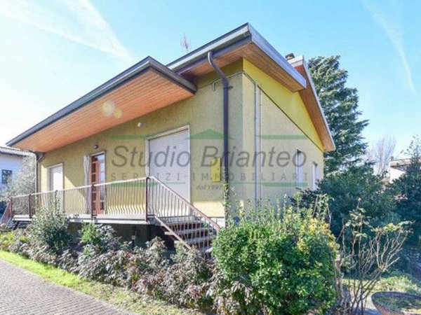 casa indipendente in vendita a Vedano al Lambro