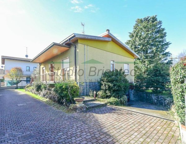 casa indipendente in vendita a Vedano al Lambro