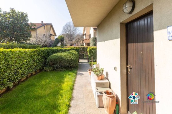 casa indipendente in vendita a Vedano al Lambro