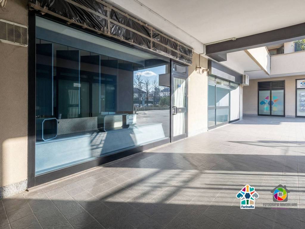 negozio in vendita a Vedano al Lambro