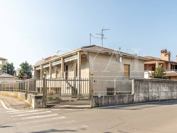 casa indipendente in vendita a Vedano al Lambro