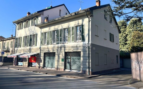 casa indipendente in vendita a Vedano al Lambro