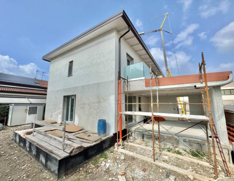 casa indipendente in vendita a Vedano al Lambro