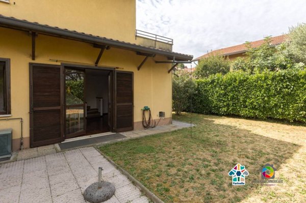 casa indipendente in vendita a Vedano al Lambro