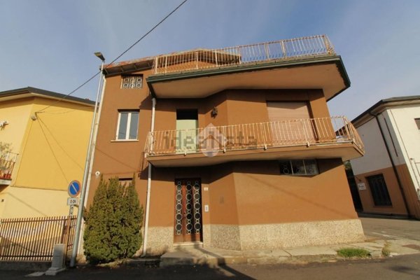 casa indipendente in vendita a Veduggio con Colzano