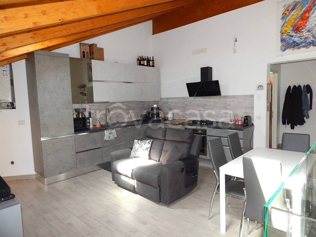 appartamento in vendita a Veduggio con Colzano