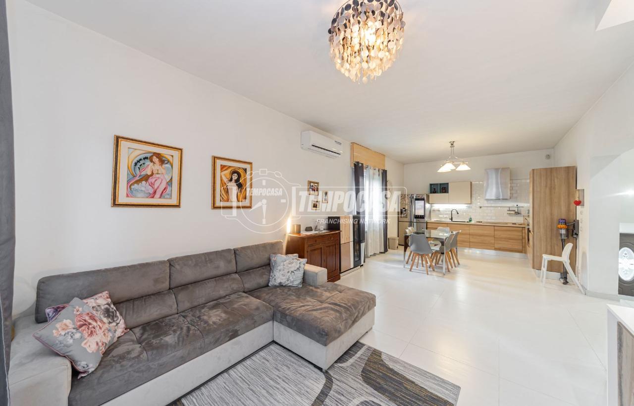 casa indipendente in vendita a Veduggio con Colzano