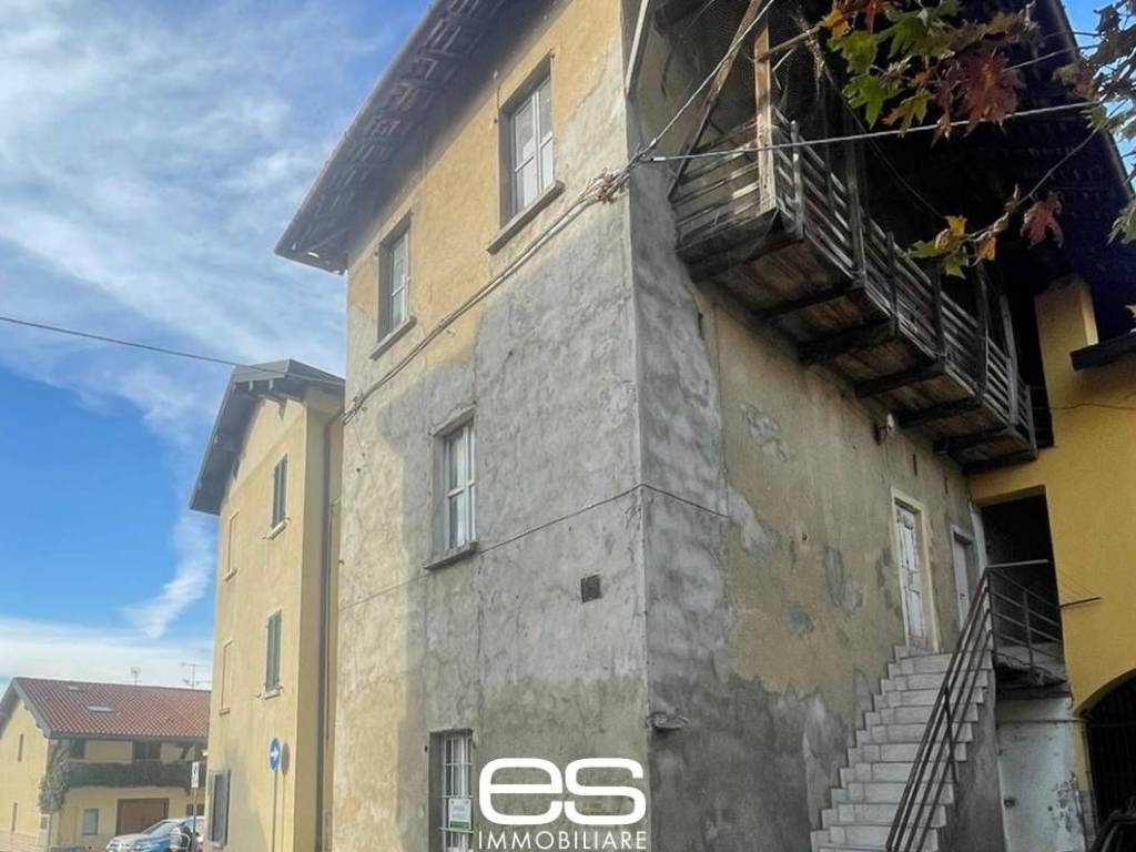 casa indipendente in vendita a Veduggio con Colzano