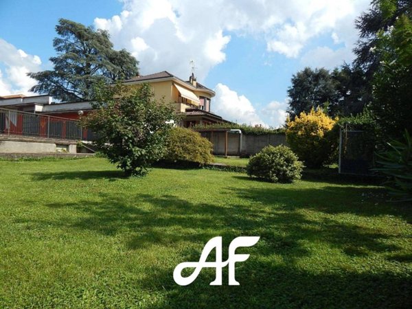 intera palazzina in vendita a Veduggio con Colzano