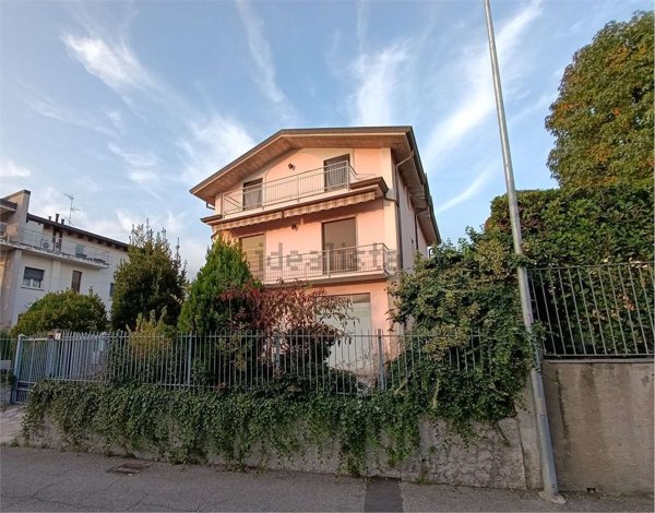 casa indipendente in vendita a Veduggio con Colzano