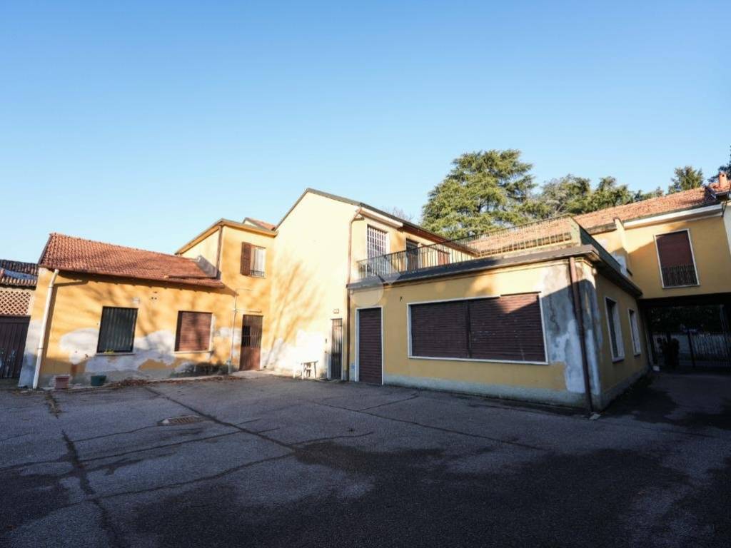 casa indipendente in vendita a Verano Brianza