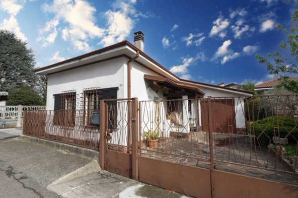 casa indipendente in vendita a Verano Brianza