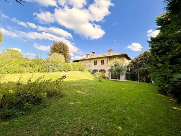 appartamento in vendita a Verano Brianza