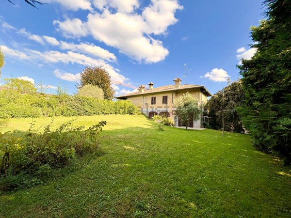 appartamento in vendita a Verano Brianza