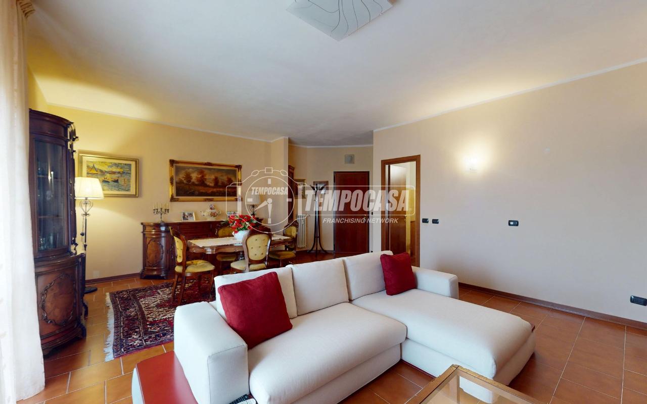appartamento in vendita a Verano Brianza