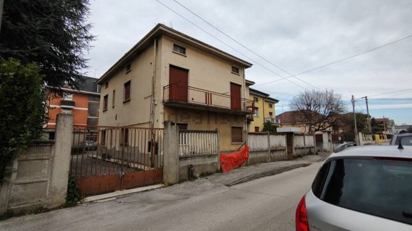 appartamento in vendita a Verano Brianza