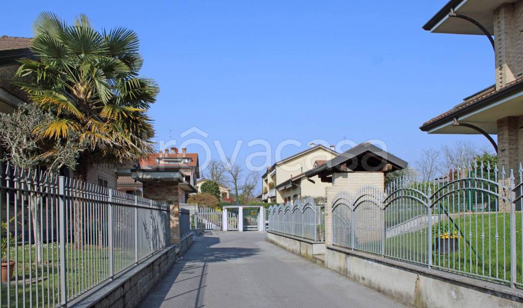 appartamento in vendita a Verano Brianza