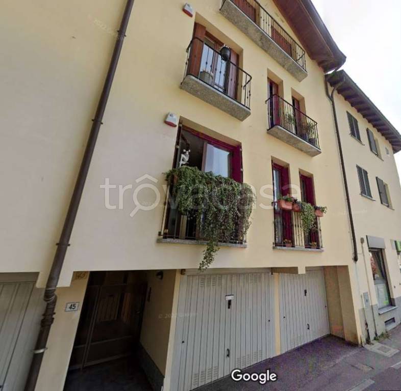 appartamento in vendita a Verano Brianza