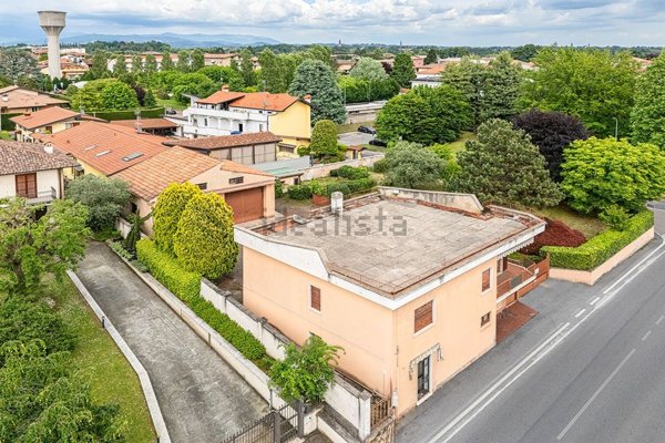 casa indipendente in vendita a Verano Brianza
