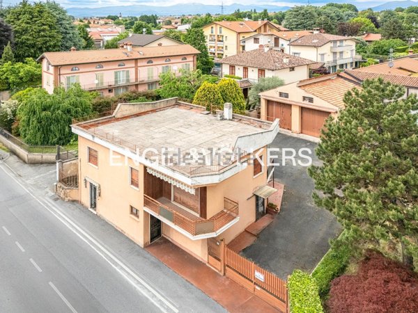 casa indipendente in vendita a Verano Brianza