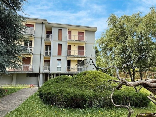 appartamento in vendita a Verano Brianza
